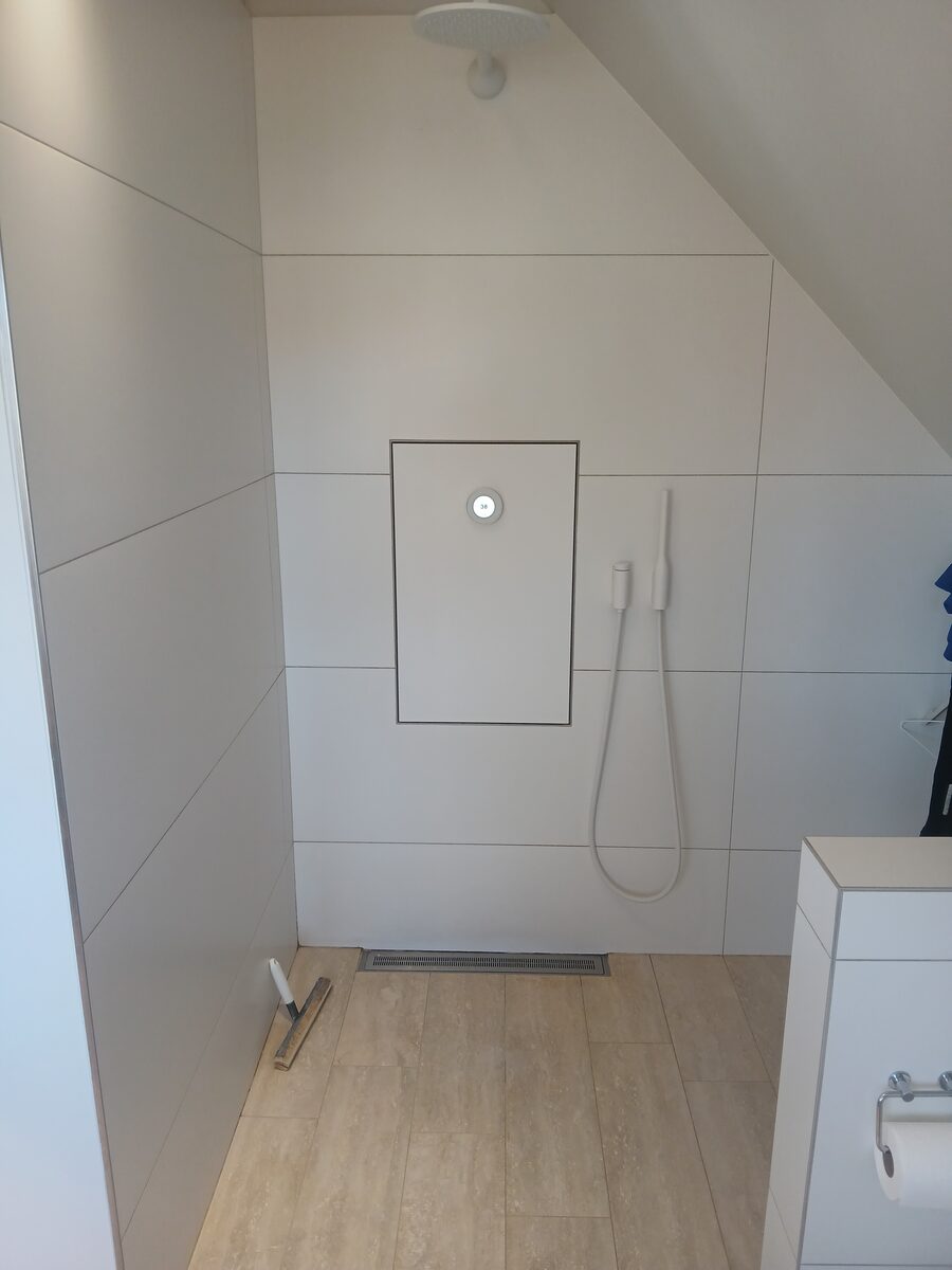 Moderne badeværelse — overblik